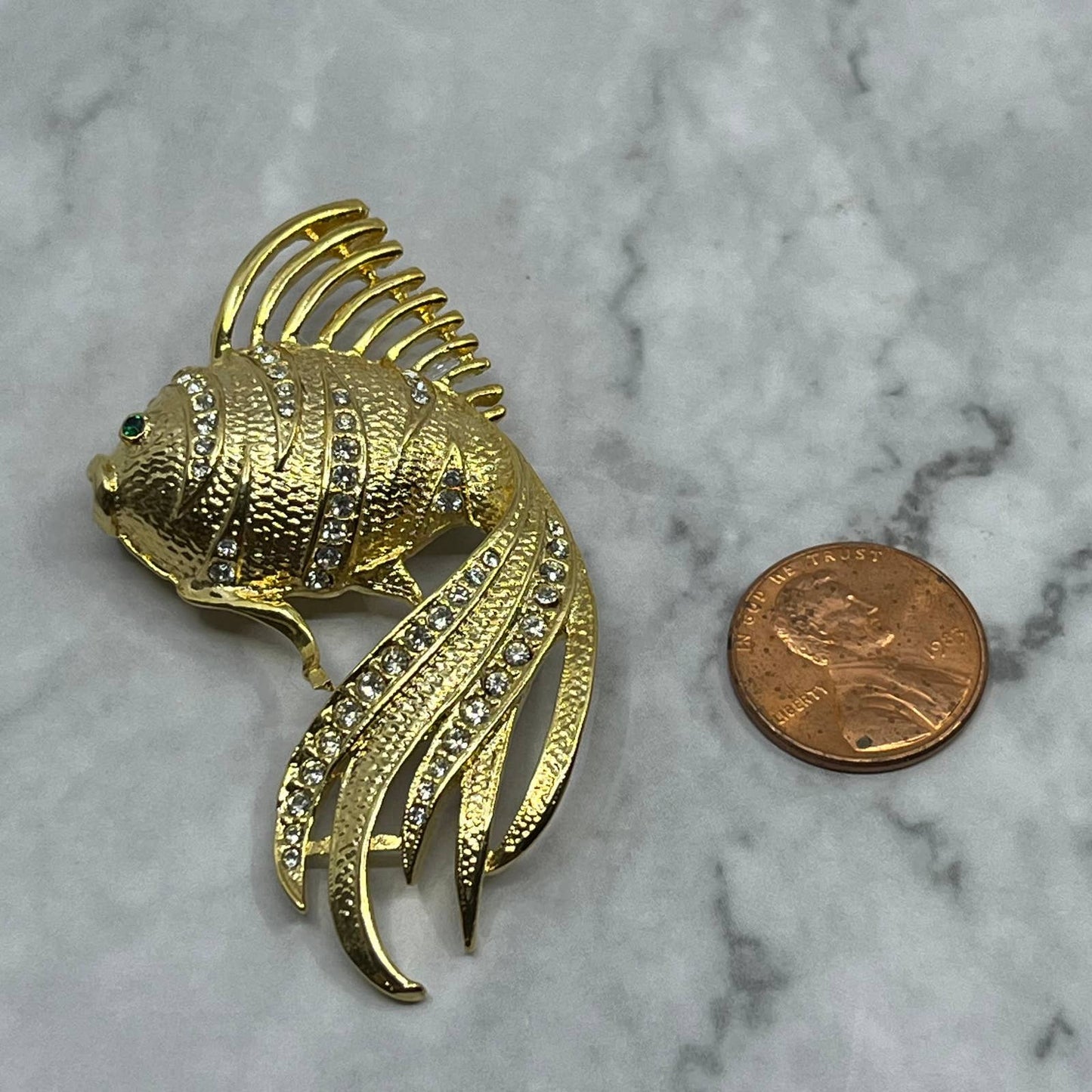 Vintage MCM Goldfish Koi Fish Shaped Rhinestone Gold Toned Brooch Pin SE6