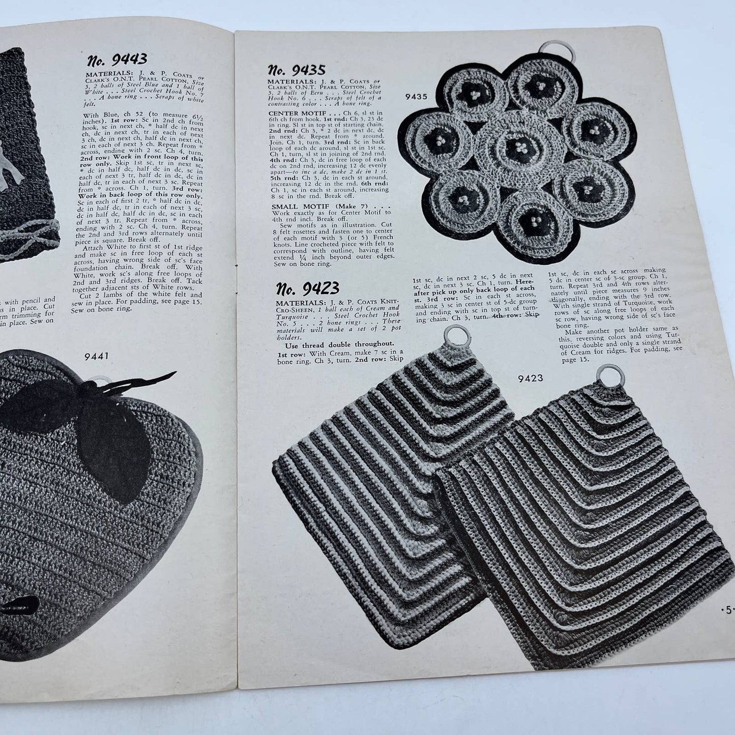 1945 Crochet Pattern Potholders 30 Designs Coats & Clarks Book 222 TH7