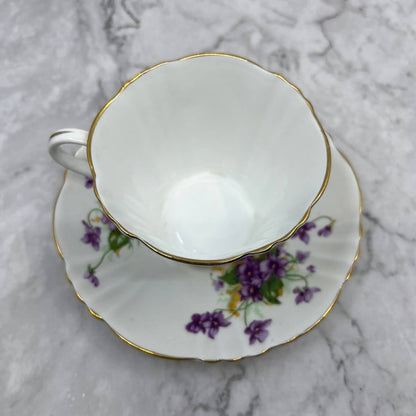 ROYAL STANDARD Fine Bone China England Cup and Saucer Violets TA7