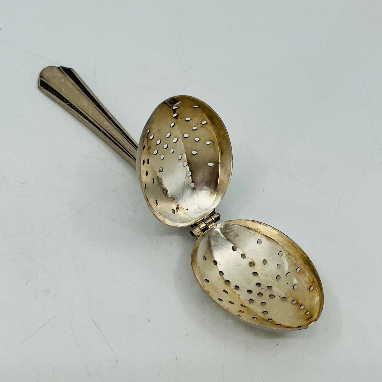 WM Rogers Vintage Silverplate A1 Plus Oneida Tea Infuser Strainer Spoon SB1