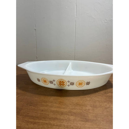 1960s PYREX Town and Country Cinderella /Orange/Brown 1.5 QT Divided Dish TB8