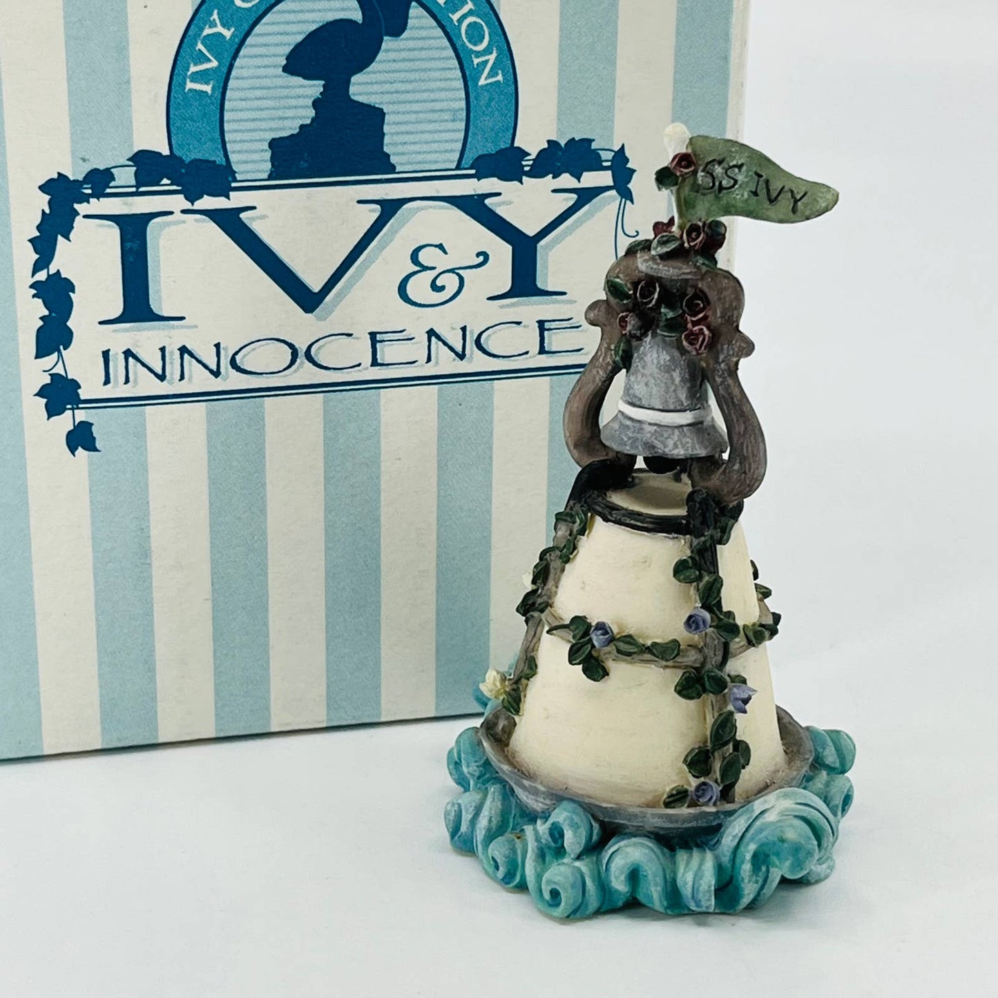 Ivy & Innocence Ivy Cove 05615 At Anchor IN BOX TB9