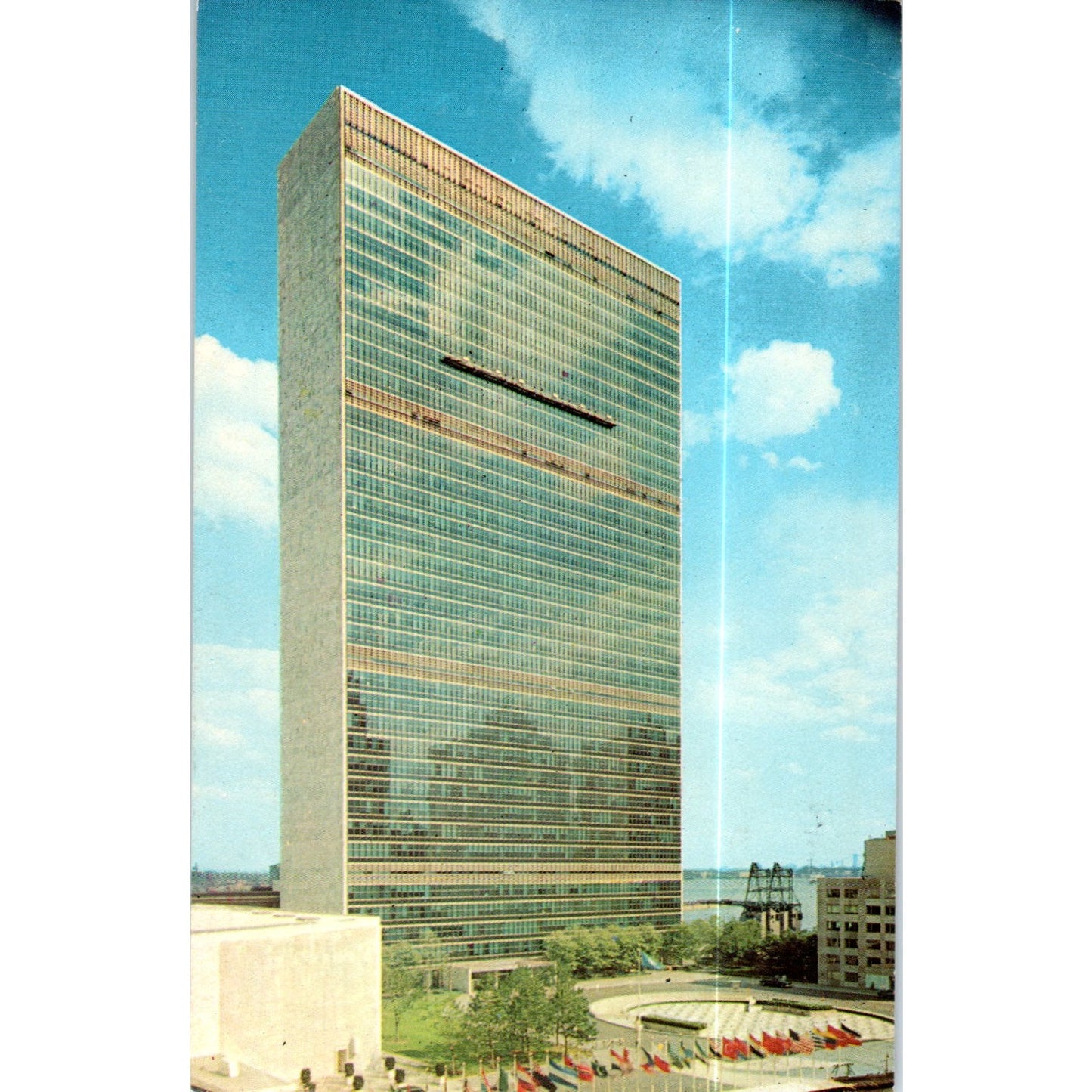 United Nations Building 1960s Original Postcard P2-8