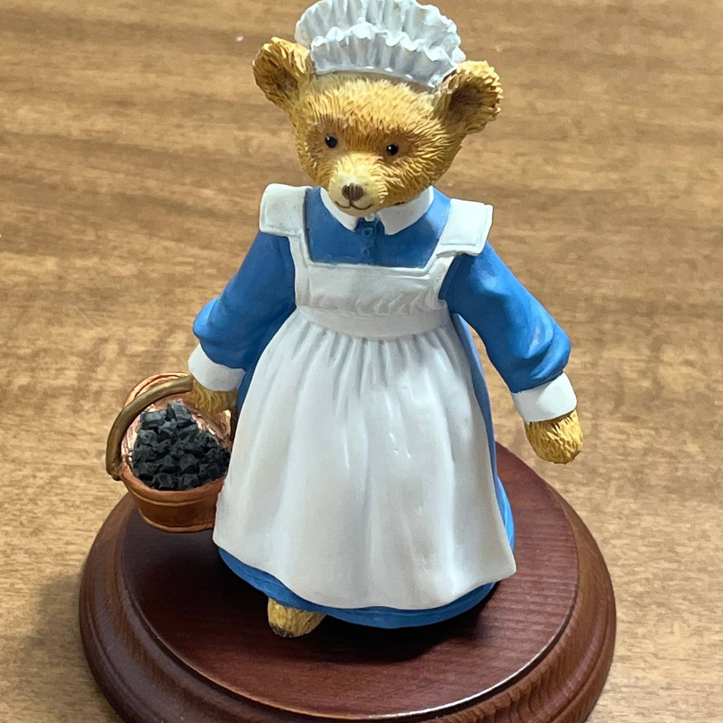 DEPT 56 UPSTAIRS DOWNSTAIRS BEARS Polly The Little Kitchen Maid TA2