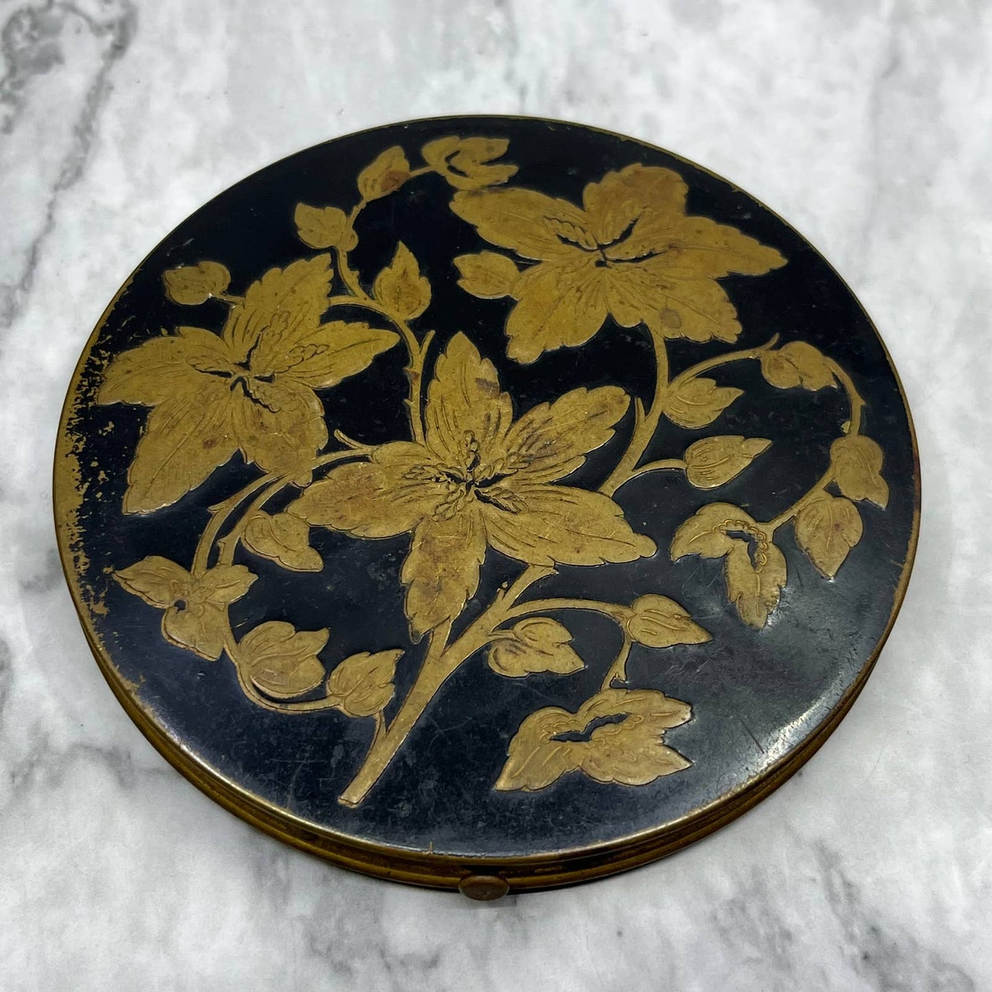 Antique Rex Fifth Avenue 4" Flapjack Compact Brass Floral Black Enamel TJ4