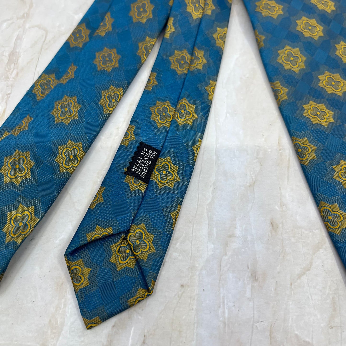 Retro 1960s Men's Blue and Gold Dacron Polyester Necktie Tie TC9