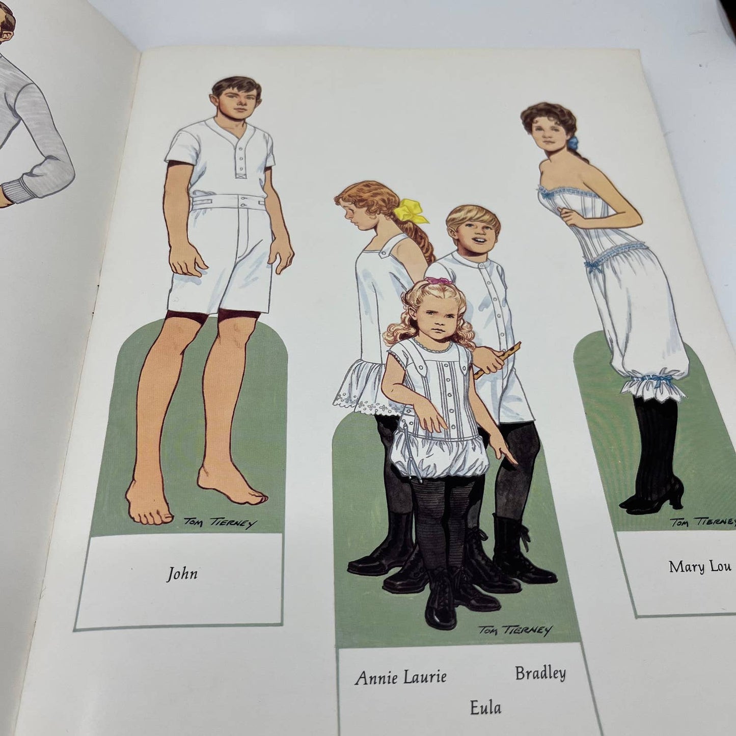 1987 American Family in the 1890s Paper Dolls in Full Color B6