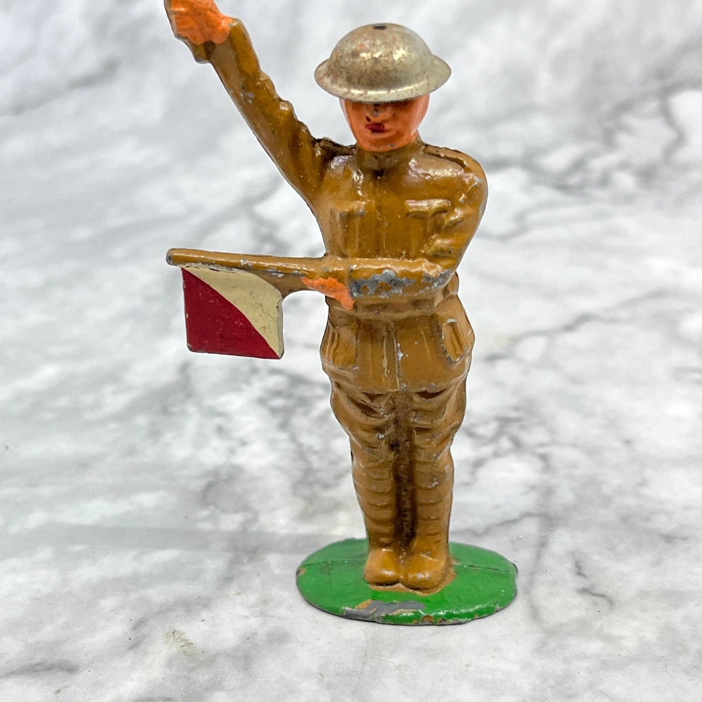 Manoil Barclay Lead Toy Soldier With Signal Flags B65- Tin Hat TJ1
