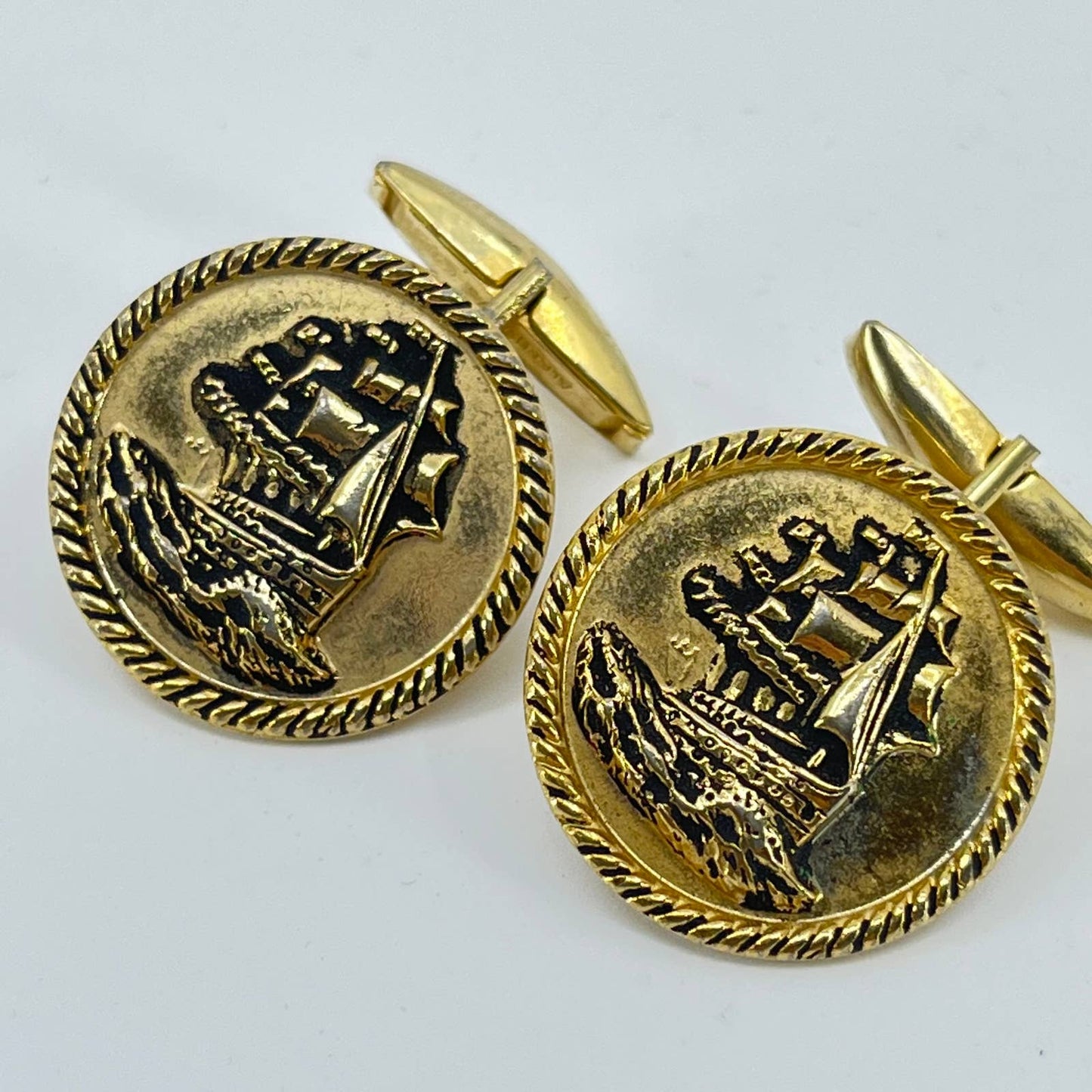 Vintage Sarah Coventry Gold Tone Clipper Ship Nautical Cufflinks Cuff Links SD2