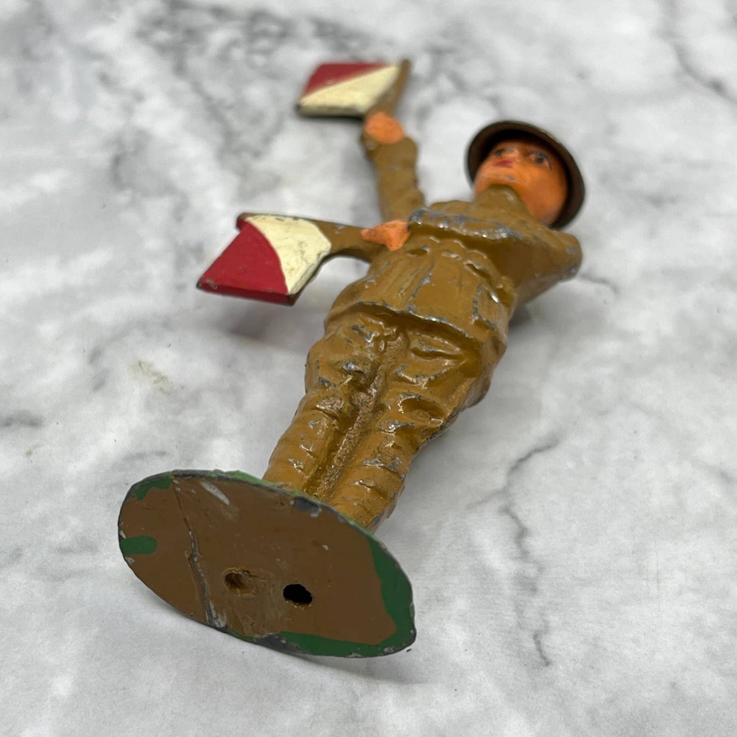 Manoil Barclay Lead Toy Soldier With Signal Flags B65- Tin Hat TJ1