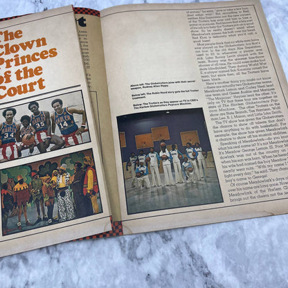 Dynamite Magazine No. 19 Attention Attention The New Men Of M.A.S.H. 1975 TJ4