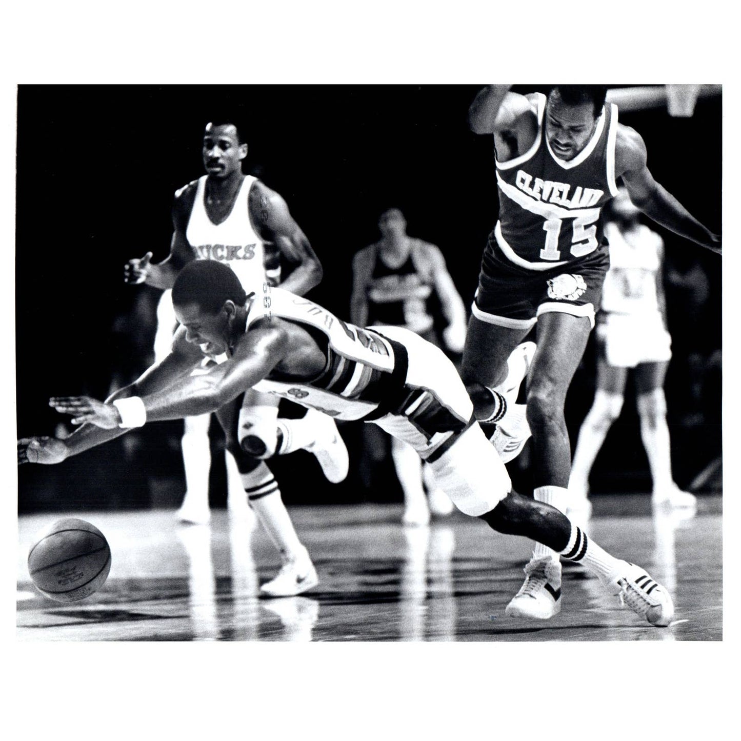 1982 Press Photo Basketball NBA Milwaukee Bucks Quinn Buckner 8x10" AD3