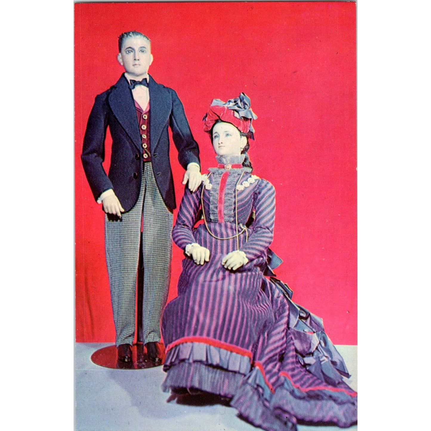 Wooden Portrait Dolls Gay's Doll House & Museum Maggie NC Original Postcard PB7