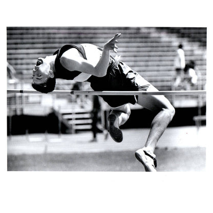 1982 Original Press Photo Track High Jump Ogar Mizzou 8x10" AD2