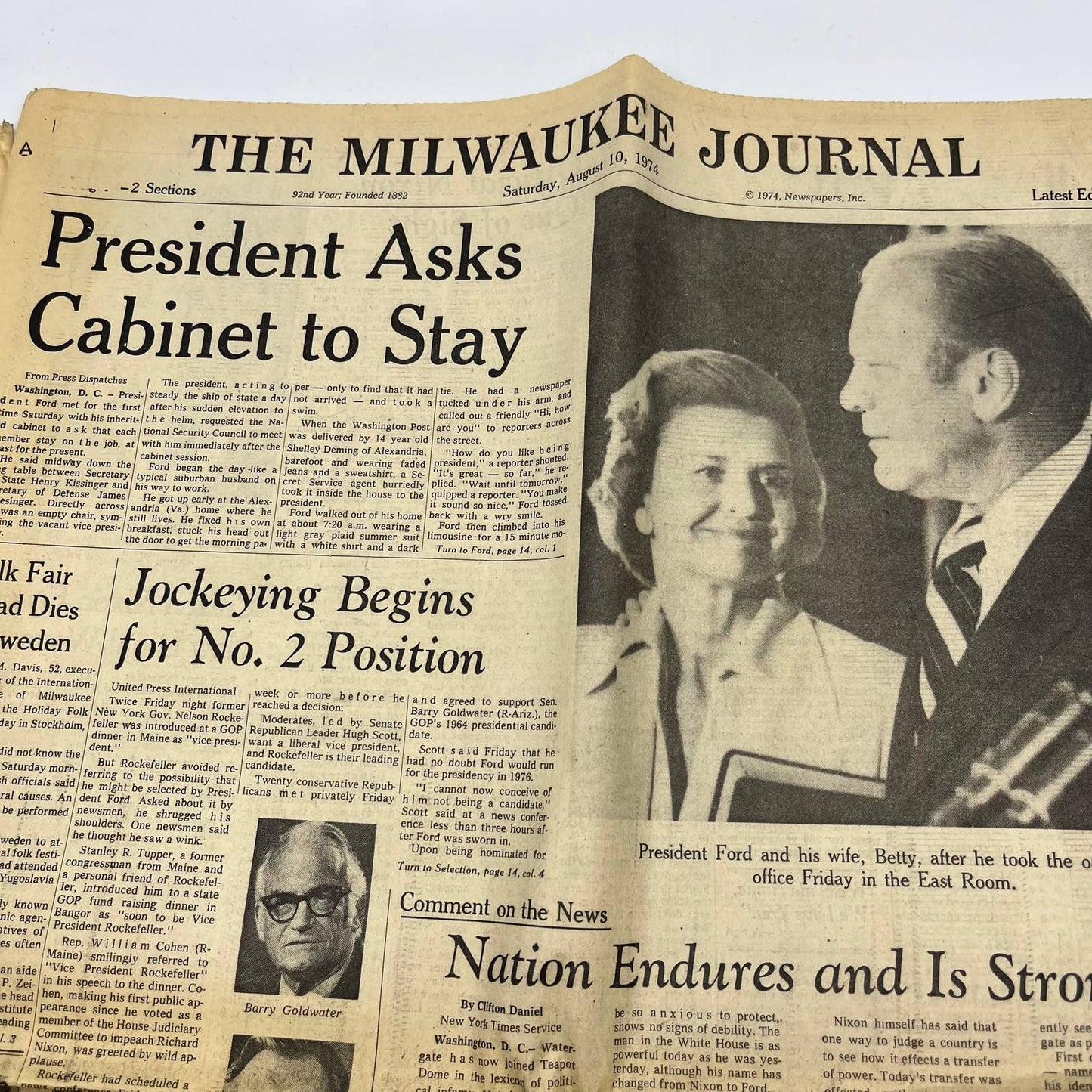 1974 Aug 8-11 MILWAUKEE Journal Newspapers Nixon Resigns Ford Sworn In TI6-16