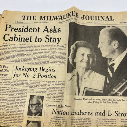1974 Aug 8-11 MILWAUKEE Journal Newspapers Nixon Resigns Ford Sworn In TI6-16
