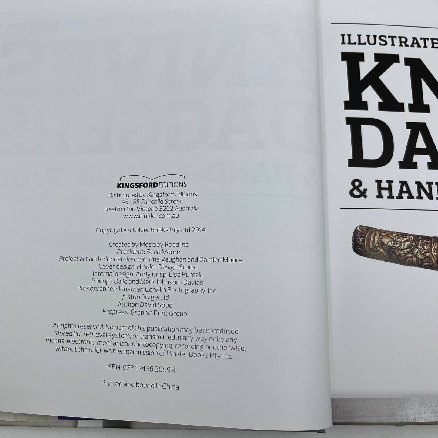 The Illustrated Hisotry of Weapons, Knives, Daggers & Hand-Combat Tools TI6