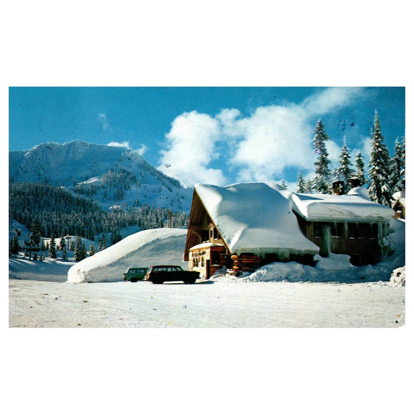 Vintage Postcard - Stevens Pass in Winter Summit Inn Washington AD9