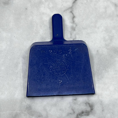 Vintage Irwin Miniature BLUE Plastic Dustpan Dust Pan Dollhouse Diorama, USA SE7