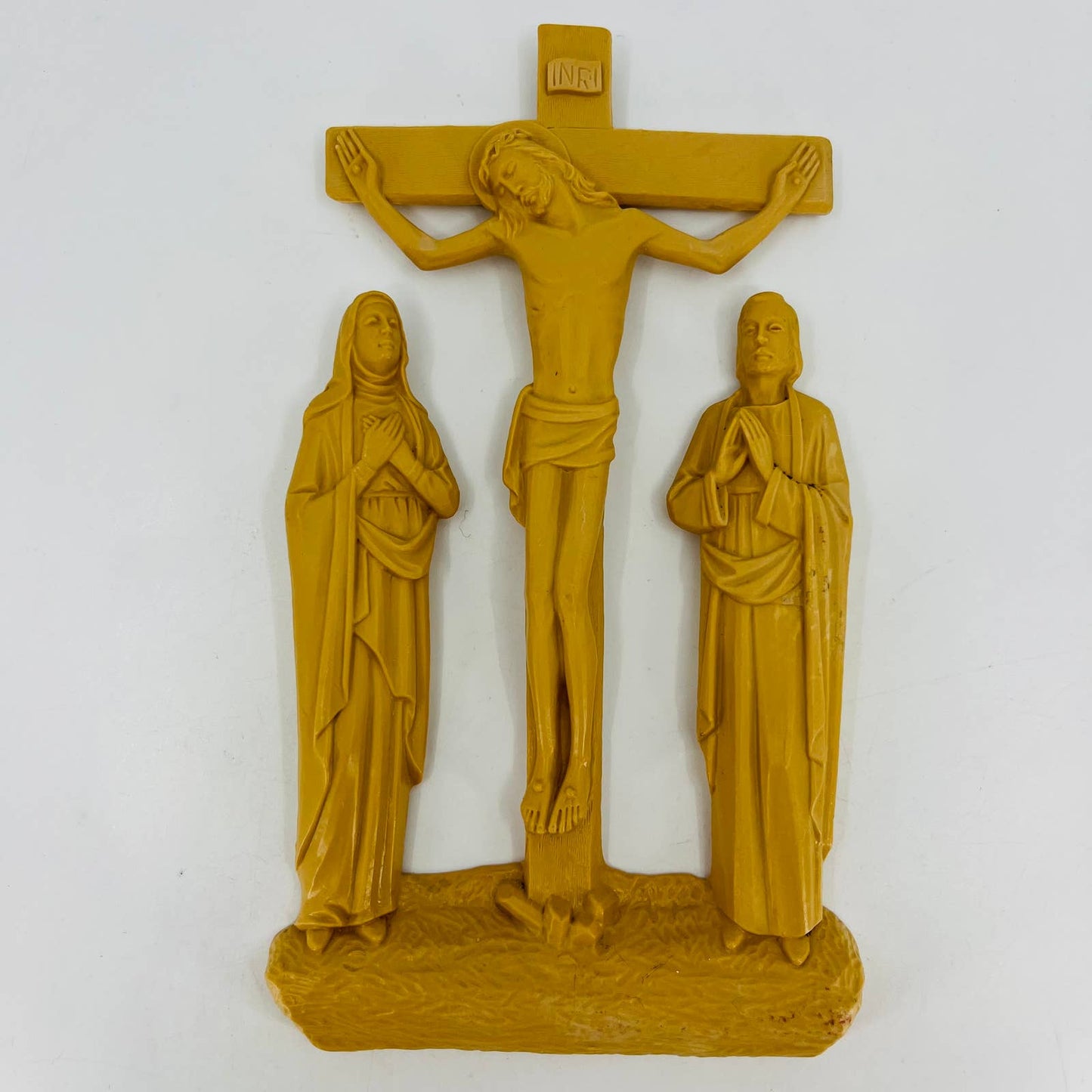 Vintage 1960s RESIN Crucifixion of Jesus Christ Mary Joseph WALL HANGING 7" TD2
