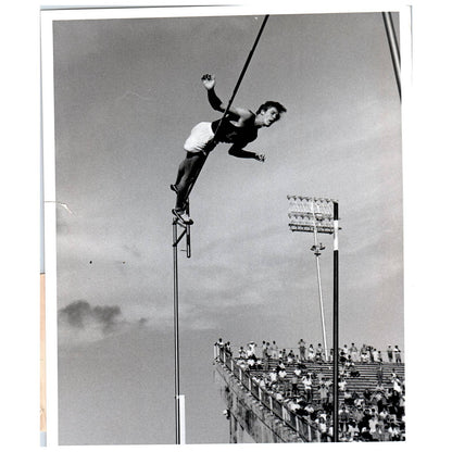 1969 Original Press Photo Track Pole Vault Bob Seagren 8x10" AD2