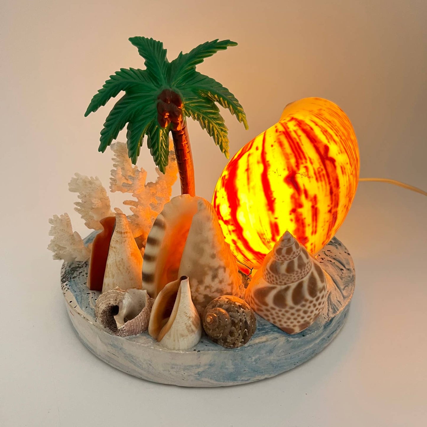 Vintage Seashell Art Beach Ocean Light Tested Working 7” TE7