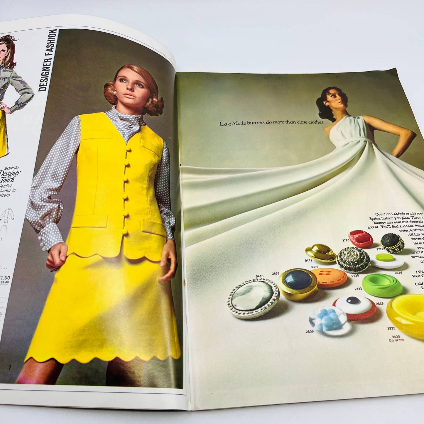 Simplicity Home Catalog Spring/Summer Woman’s Fashion 1969 TD8