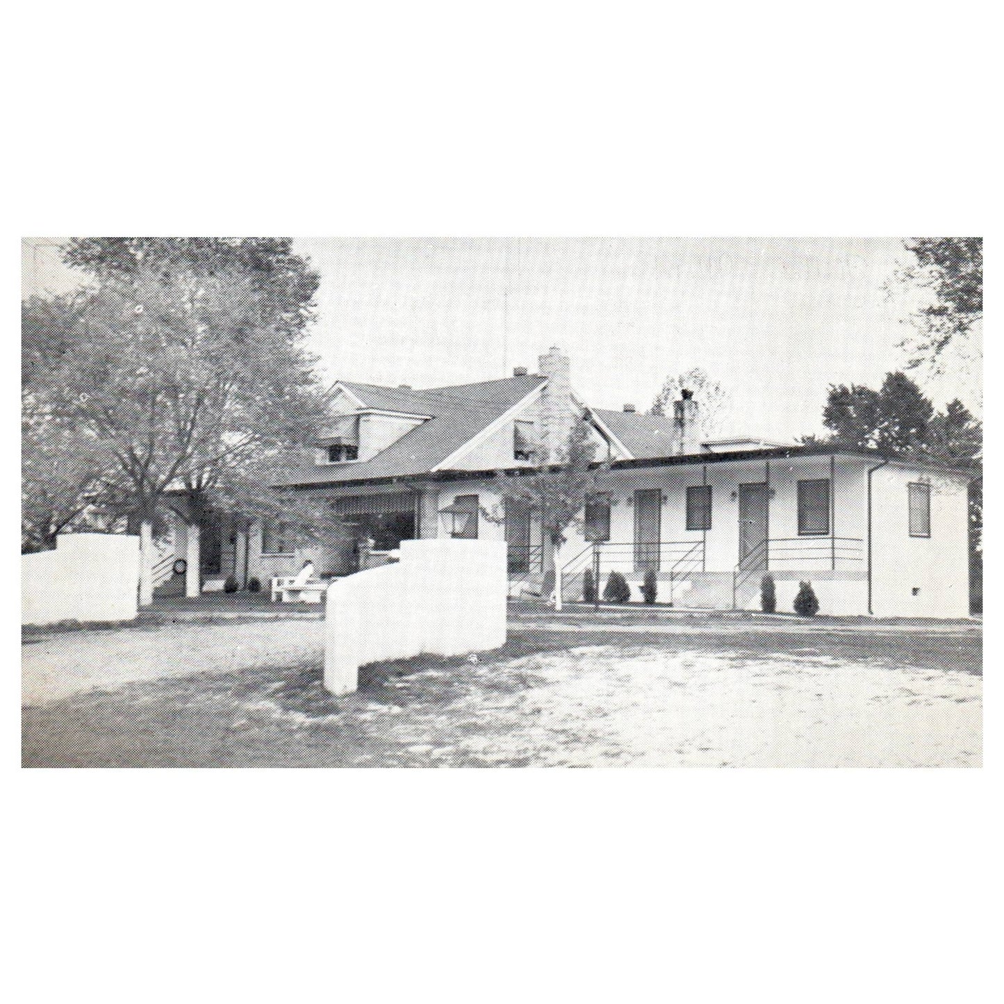 Hillcrest Motel R.F. Jones Chattanooga Tennessee - Postcard TJ8-1