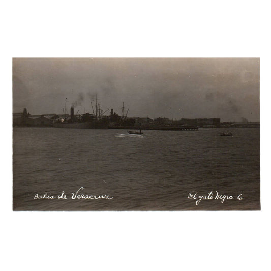 Battleship at Bahia De Veracruz Mexico - Original Postcard TJ8-5