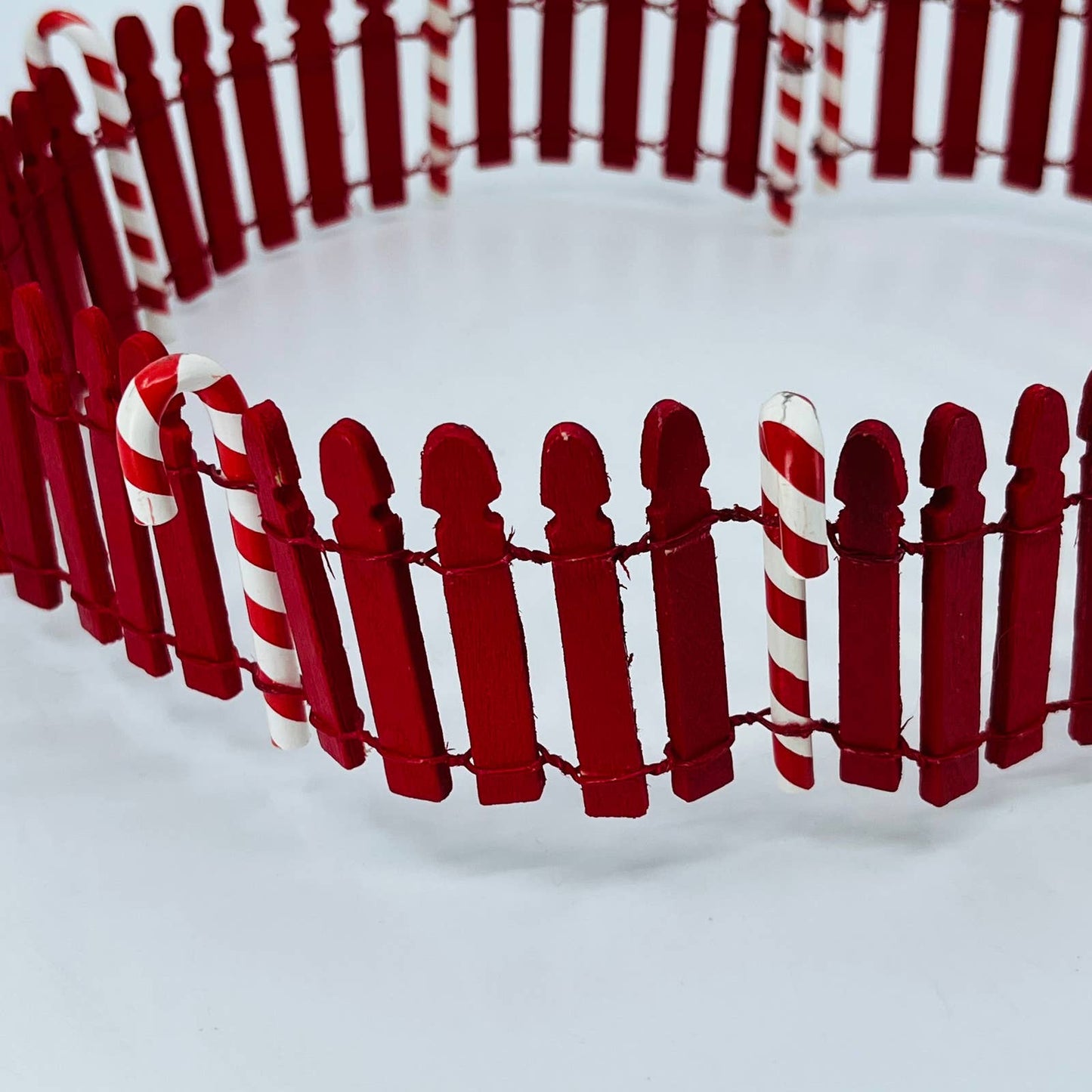 Vintage Flexible Candy Cane Red Picket Fence for Christmas Village 23” TE1