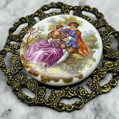 Vintage Fragonard Courting Couple Filigree Frame Cameo Medallion 2.5” SF1-3