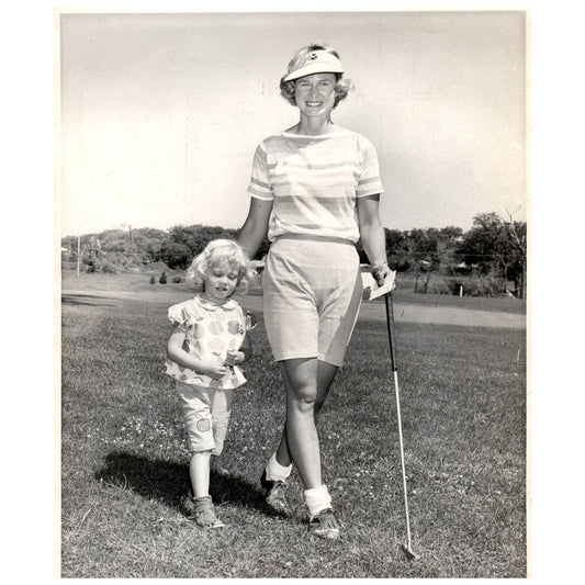 1962 Original Press Photo Ladies' PGA Golf Bev Vanstrum 8x10 AD1