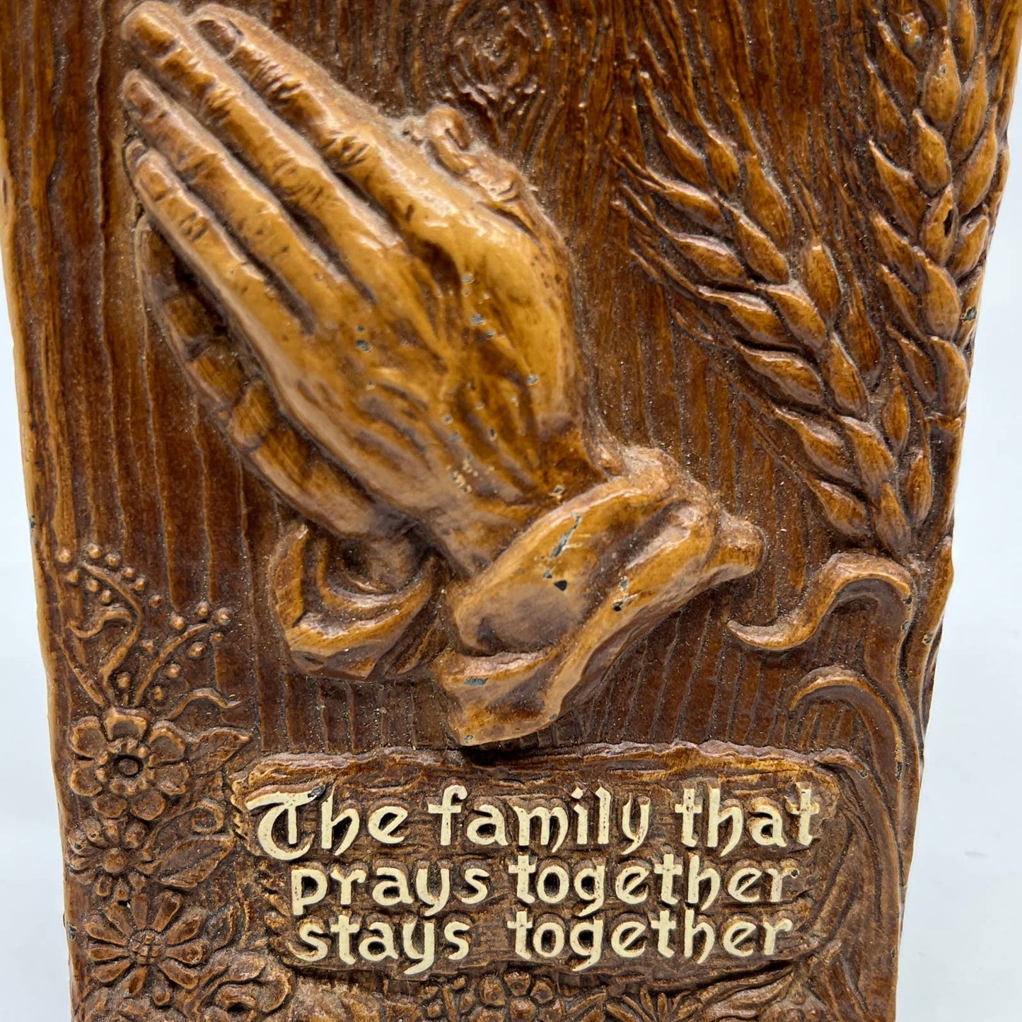 1960 Kitchen Christian Napkin Holder Praying Hands Family Prays Together TF5