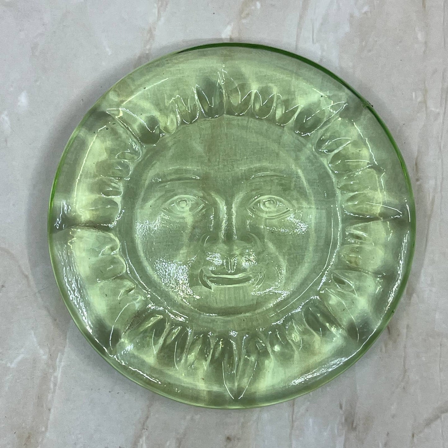 Vintage Sun Face Green Glass Paperweight Disc Orb Suncatcher Celestial 3.5” TJ1