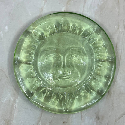 Vintage Sun Face Green Glass Paperweight Disc Orb Suncatcher Celestial 3.5” TJ1