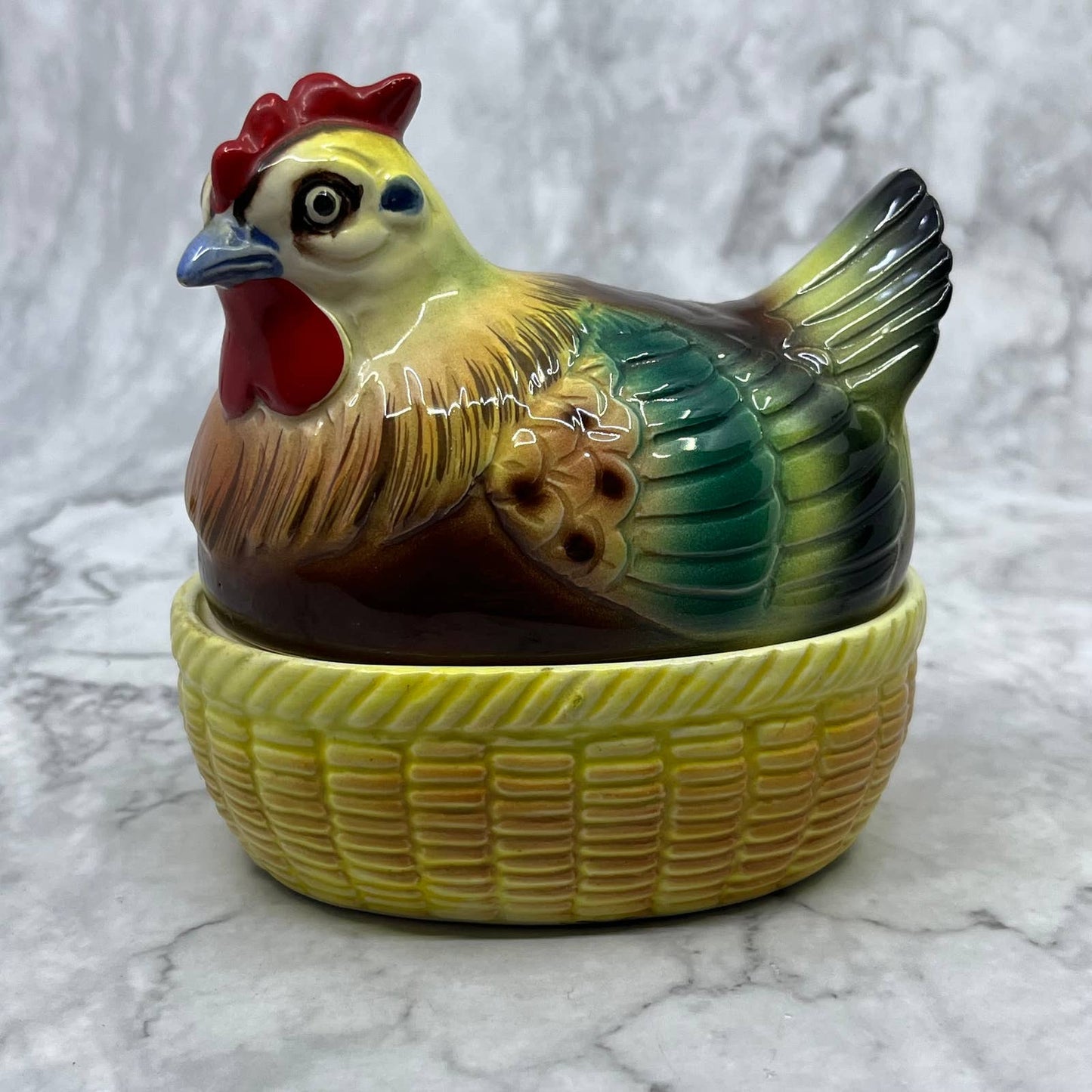 Vintage Norcrest Porcelain Nesting Hen with Eggs Salt & Pepper Shakers Japan TJ3
