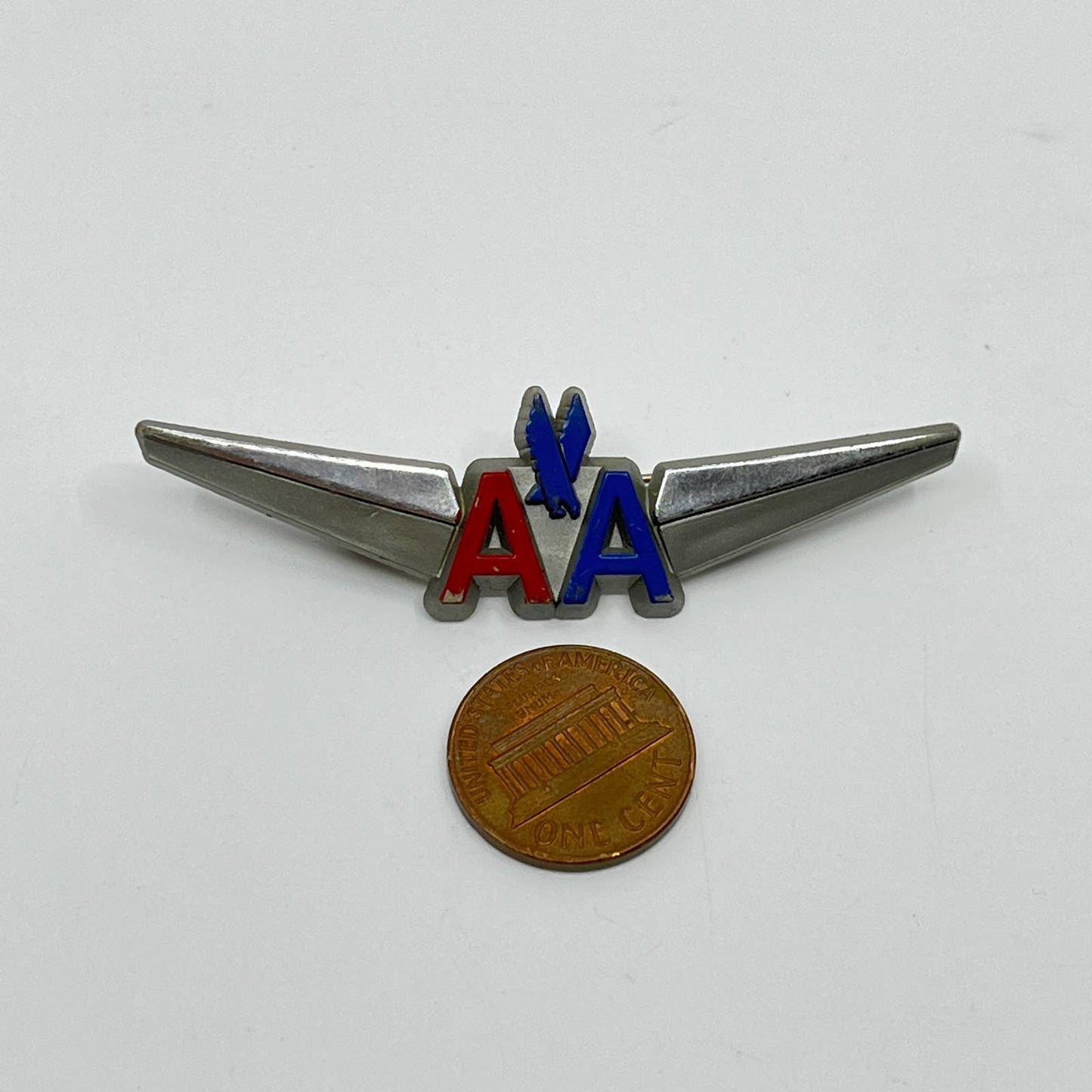 1970s American Airlines AA Junior Pilot Flight Attendant Plastic Wings Pin  SC4