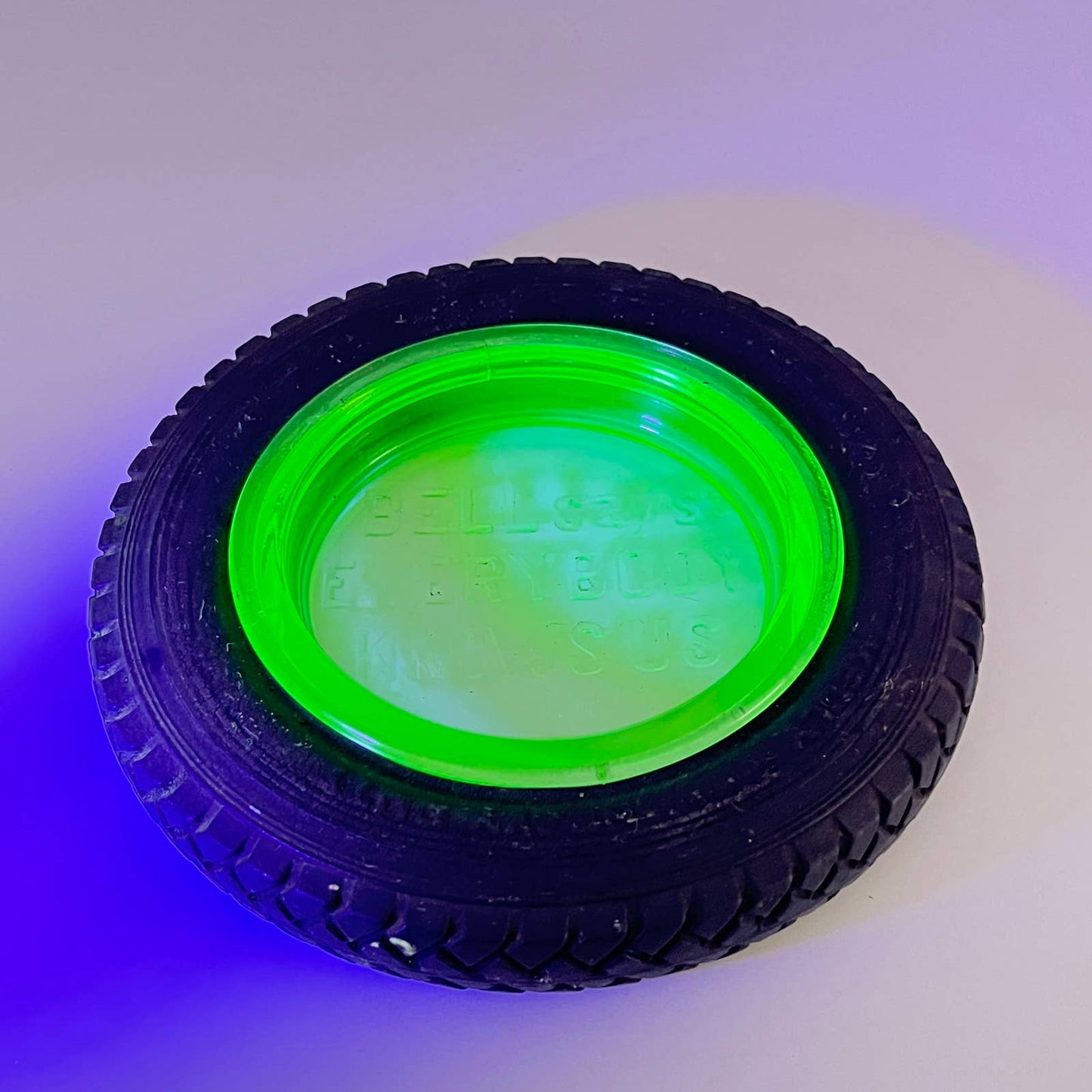 Vintage Kelly Springfield Heavy Duty Tire Uranium Glass Advertising Ashtray TE3