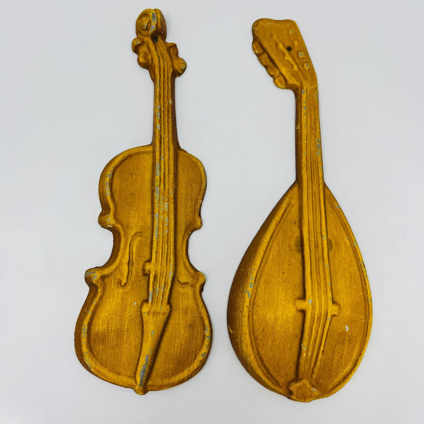 VTG Orange Cast Aluminum VIOLIN MANDOLIN Metal Kitchen Decor Wall Hanging 9” TB7