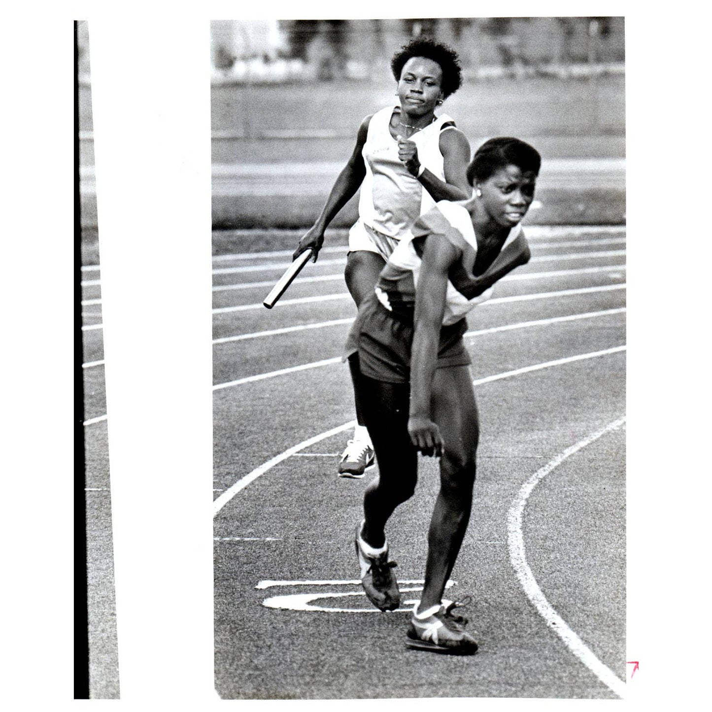 1983 Press Photo Track Relay Police Officer Deborah Toney Eleasa Brown 8x10" AD2