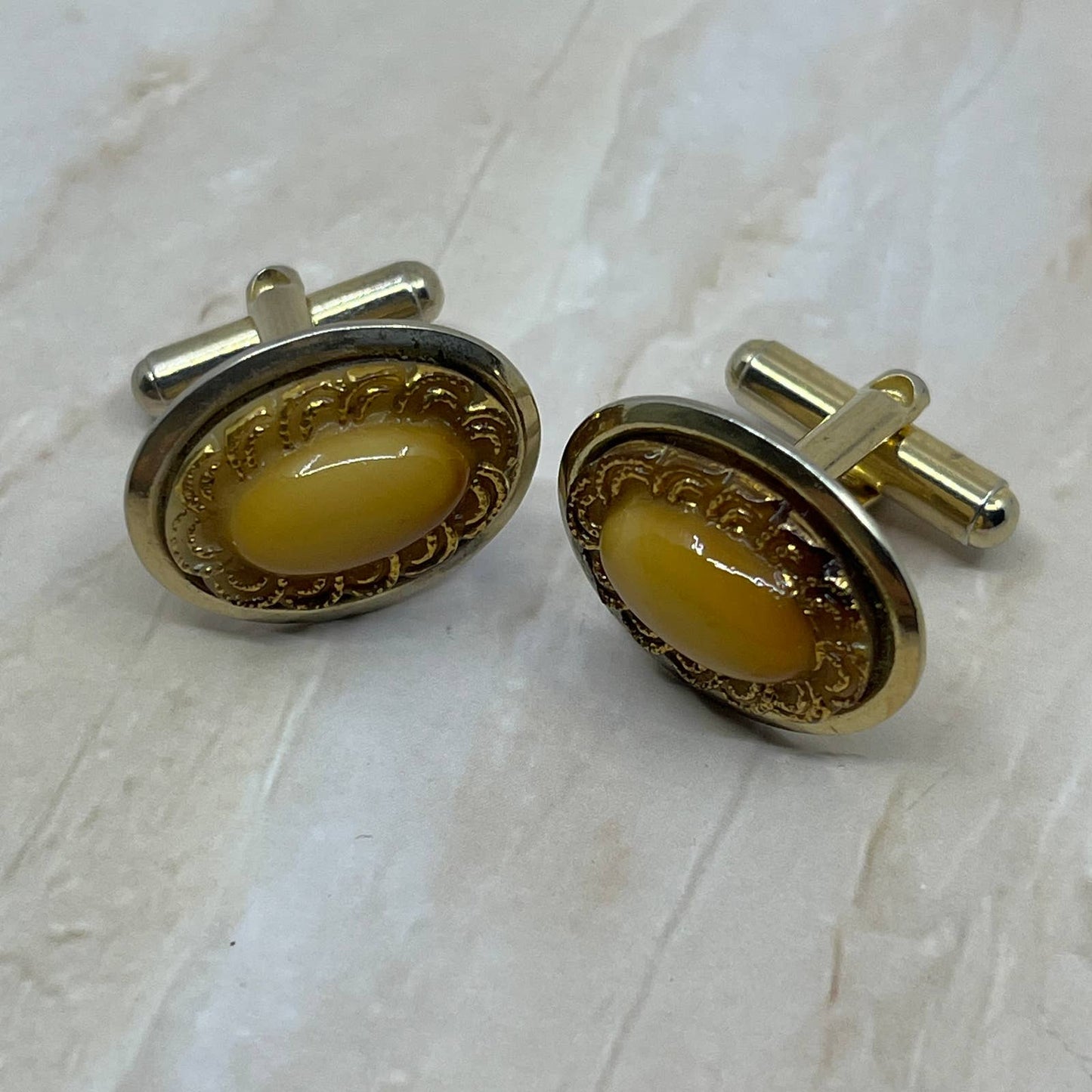 Gold Tone and Cream Oval Cufflinks Vintage Men's Jewelry TC5-S3
