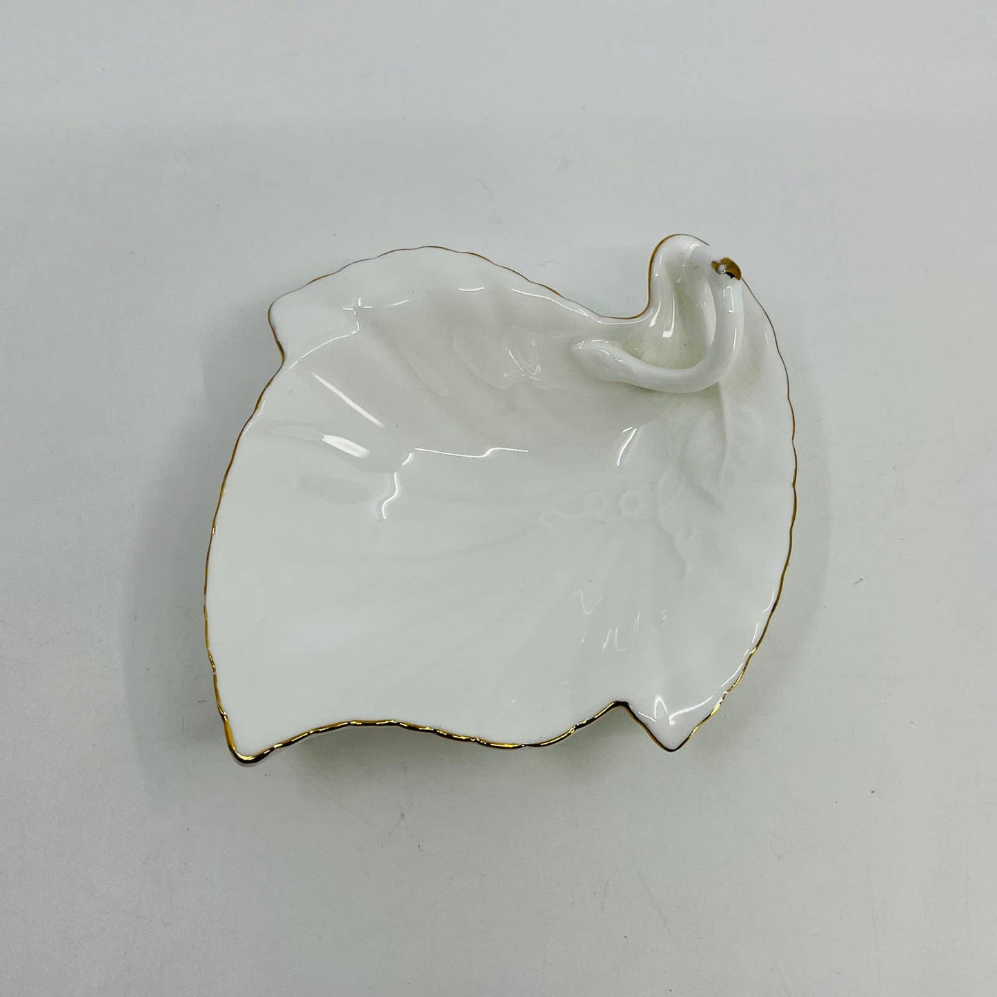 Vintage Porcelain Gold Painted Edge Leaf Shape Trinket Dish 4” TD8