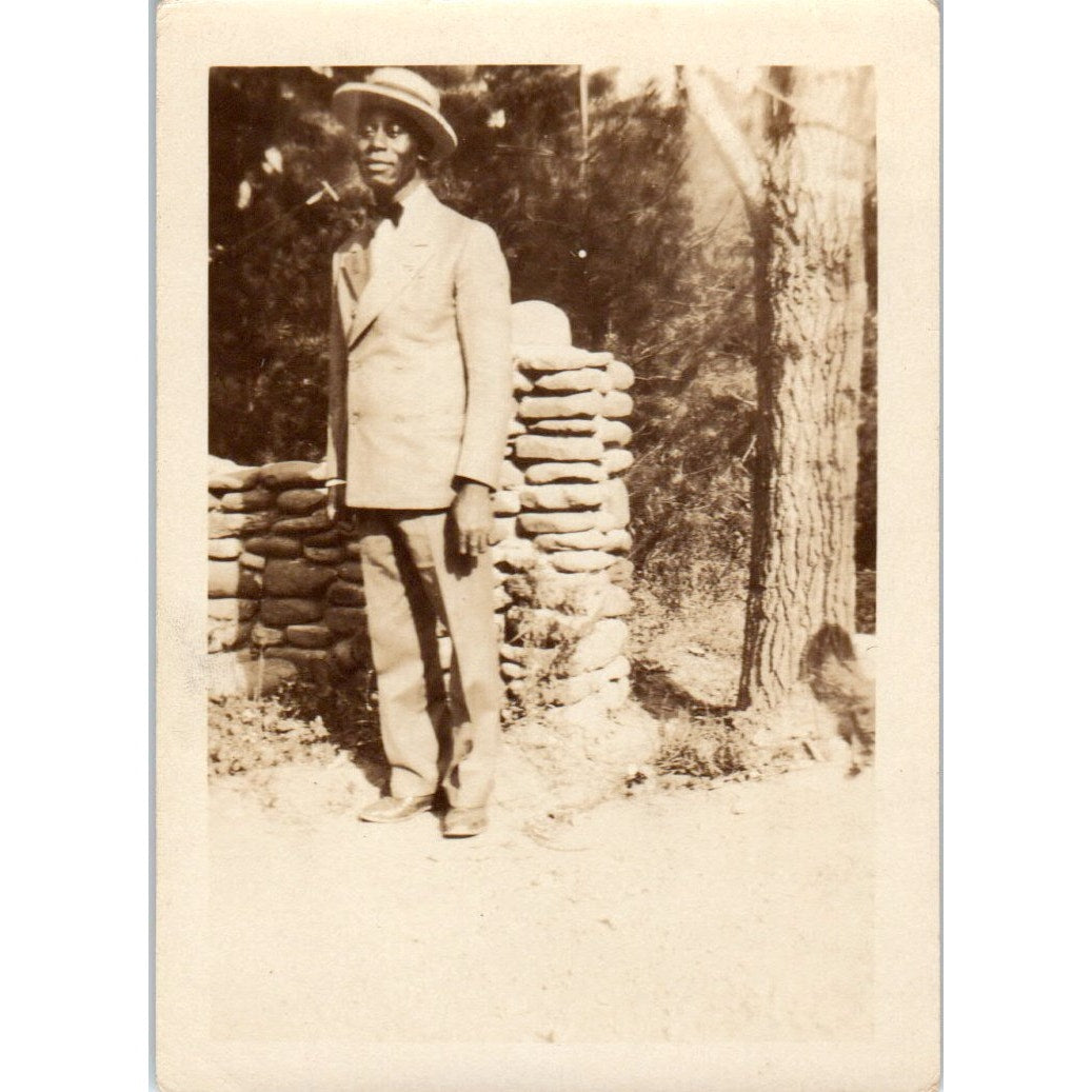 Antique Picture of an African American Man in Suit and Straw Hat 2x3 AK3-M44