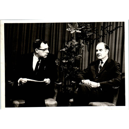 SIGNED Senator George McGovern KELO Interview Harry Savage 1966 Photo 5x7 TK1-P5