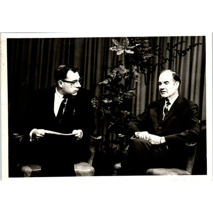 SIGNED Senator George McGovern KELO Interview Harry Savage 1966 Photo 5x7 B8