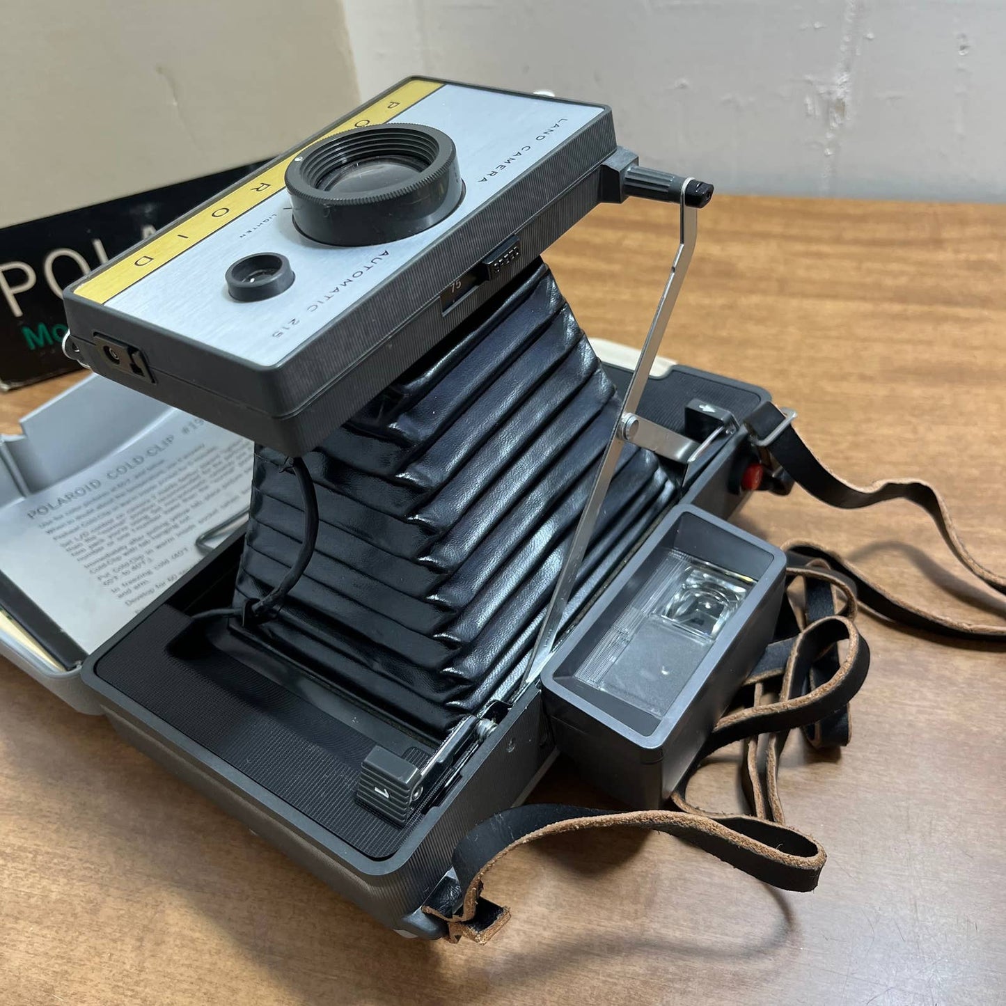 1960 Polaroid 215 Land Camera w/ ORIGINAL BOX & Inserts Instant Camera TG9
