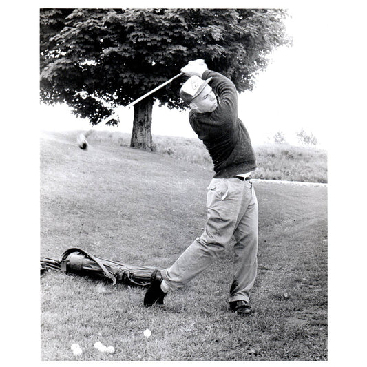 1959 Original Press Photo Golf Dick Harris Tees Off 8x10" AD2