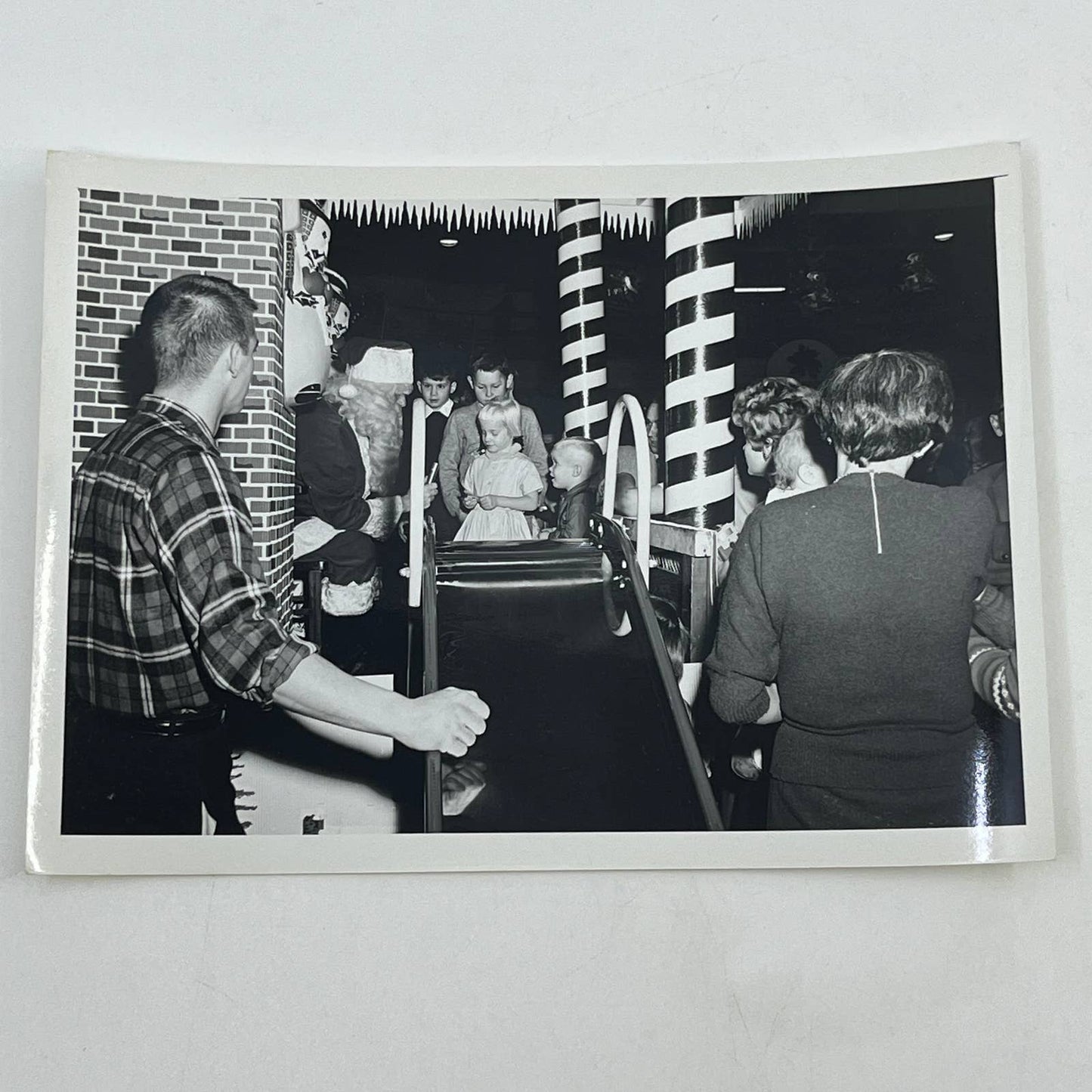 1950s Christmas Party Photograph Kids Meeting Santa On Slide 5x7" AB7