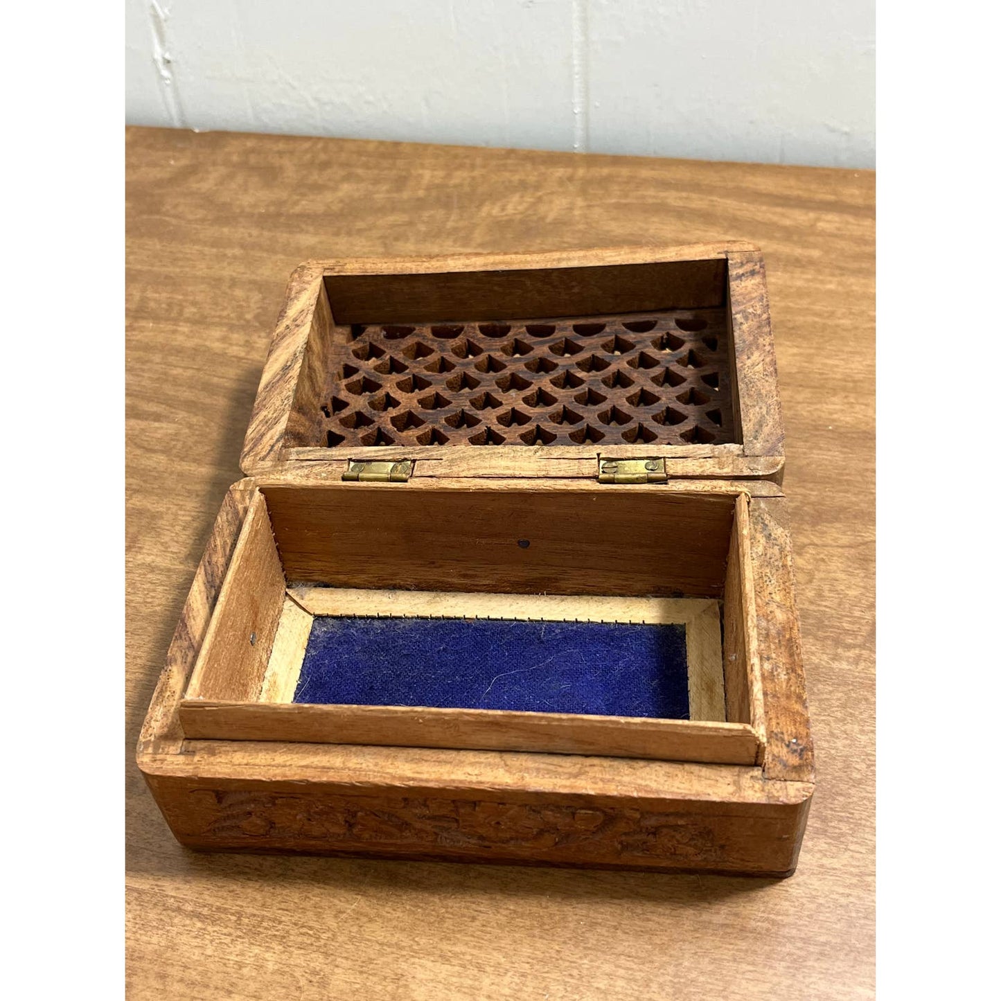 Vintage Hand Carved Solid Teak Wood Trinket Box Keepsake Jewelry 6 x 4 TH7