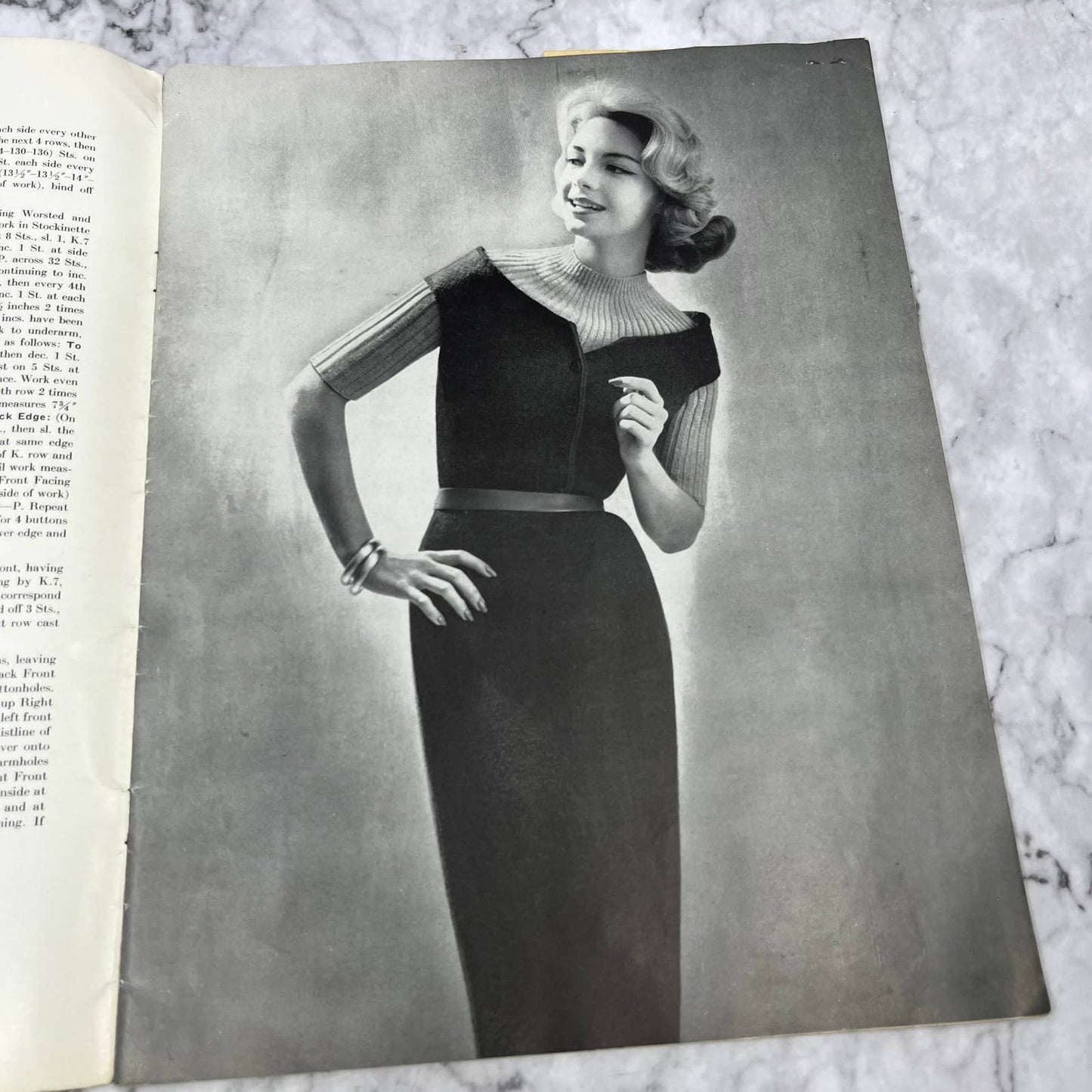 Vintage Beehive Yarns by Columbia Minerva Book 727 Women's Fashions TJ3